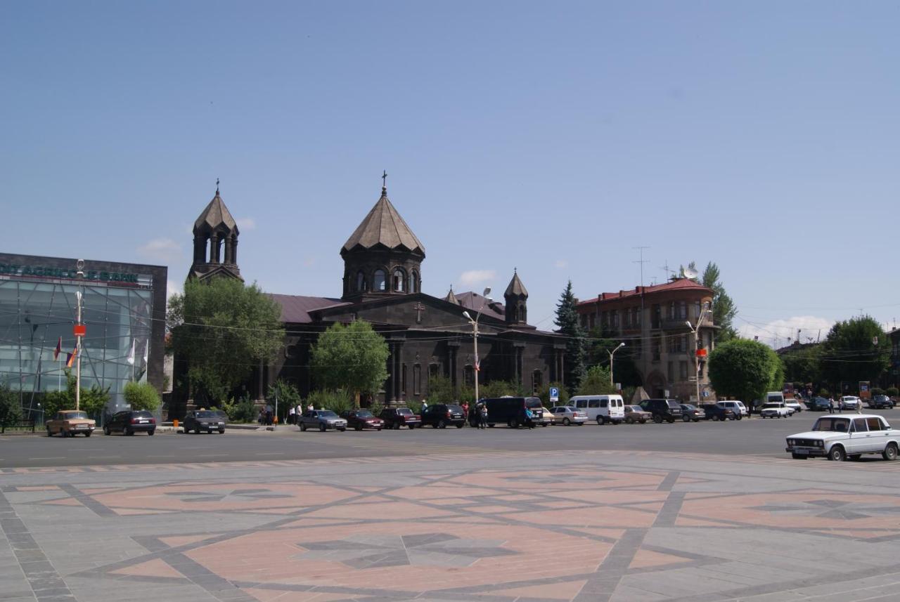 Posutochny Gostevoi Dom Hotel Gyumri Exterior photo