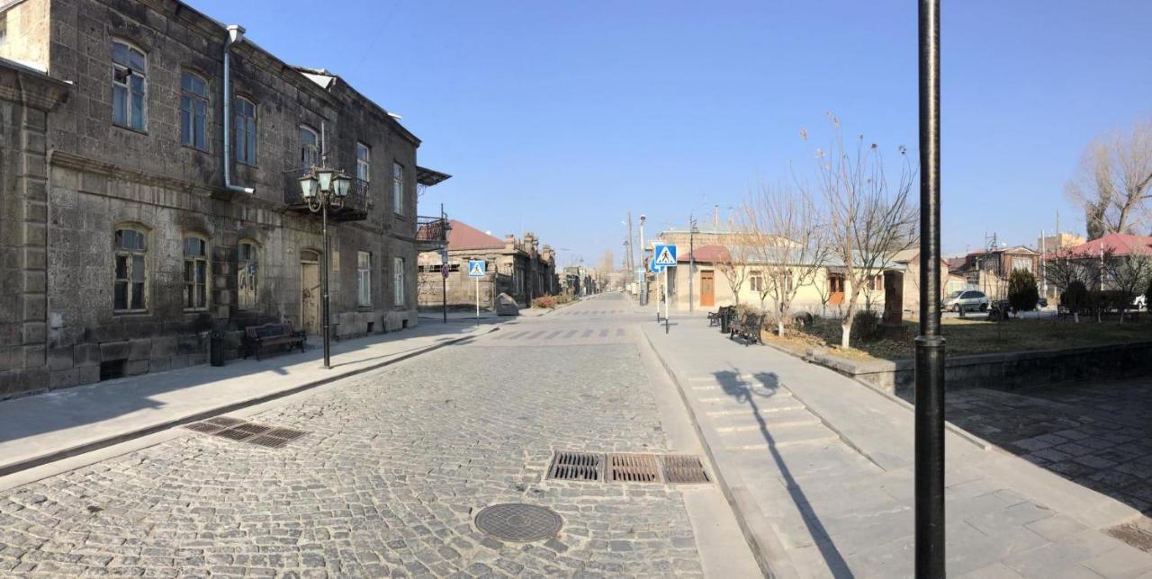 Posutochny Gostevoi Dom Hotel Gyumri Exterior photo